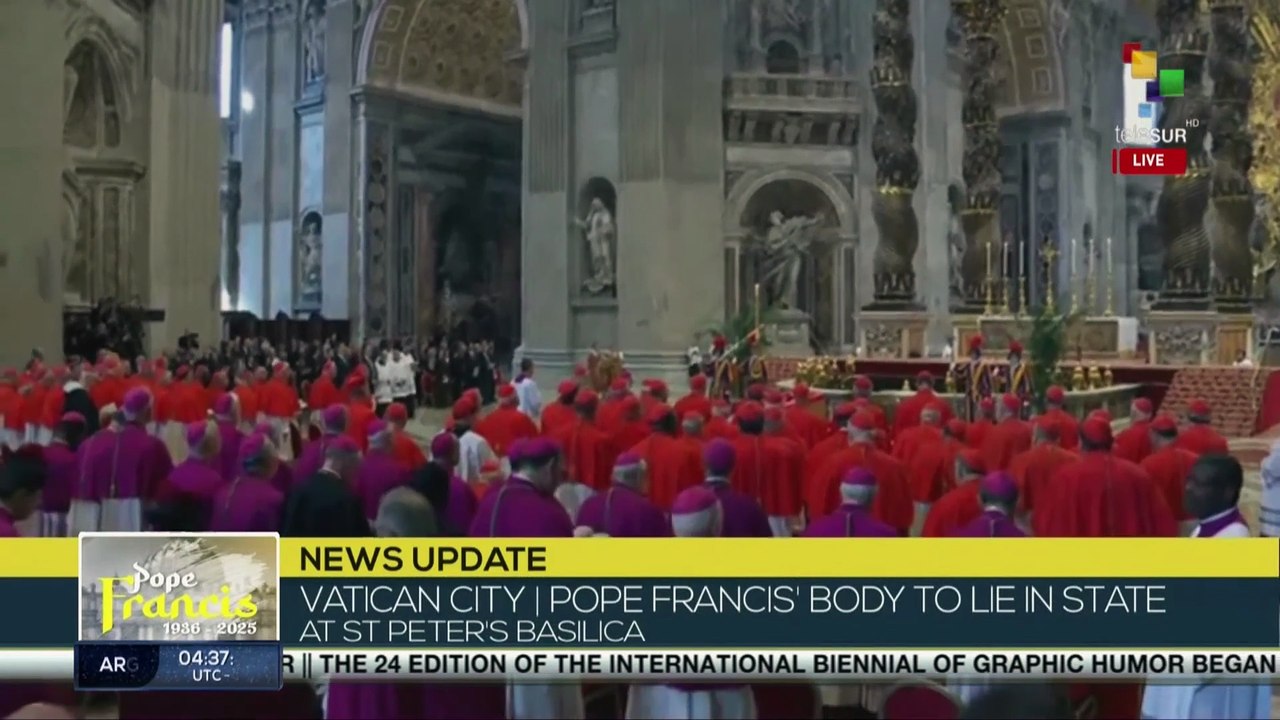 Vatican City | Choir chants as Pope’s body lies in state of grace