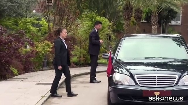 Felipe e Letizia di Spagna: l'omaggio a Papa Francesco, in attesa dei funerali