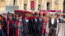 Traslazione Papa Francesco, l'arrivo del feretro in piazza San Pietro