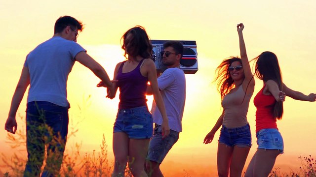 3)_Musique. 368. Hip-hop et rap. Humeur. Optimiste. Artiste. Dyalla - Made with Clipchamp