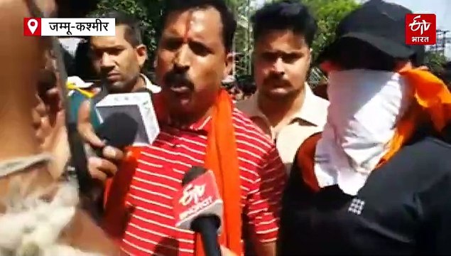 पहलगाम आतंकी हमले के विरोध में जम्मू-कश्मीर बंद के दौरान प्रदर्शन, आतंकियों खत्म करने की मांग