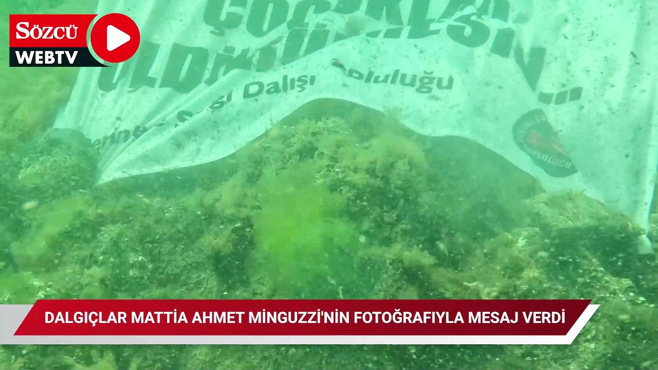 Dalgıçlar su altından Mattia Ahmet Minguzzi'nin fotoğrafıyla mesaj verdi: 'Çocuklar öldürülmesin'