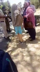 महिला कर्मचारी के साथ पुलिस ने की अभद्रता