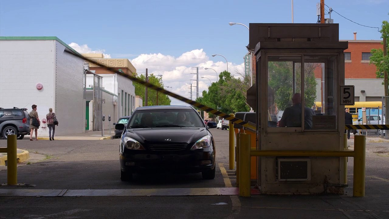 Better.Call.Saul.S02E05.720p.BluRay.HIN-ENG.x264.Vegamovies.To