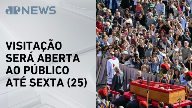 Fiéis fazem fila para velório do Papa Francisco