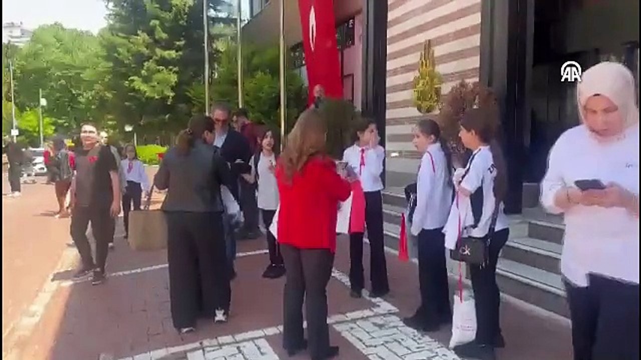 İstanbul’daki 6.2’lik şiddetli depremin ilk görüntüleri ortaya çıktı! İşte korkutan anlar