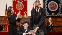 Los Reyes entregan el premio Cervantes a Álvaro Pombo