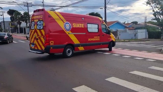 Ciclista fica ferida após se envolver em acidente com Corsa no bairro Maria Luiza