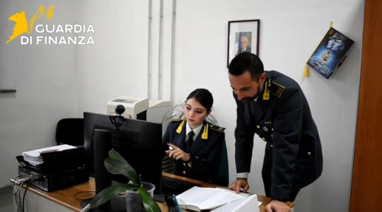 Frode fiscale e riciclaggio su commercio prodotti energetici e petroliferi: sequestri per 20 milioni (23.04.25)