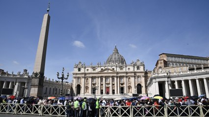 Papa Francisco en capilla ardiente: miles de feligreses ingresan a la basílica de San Pedro