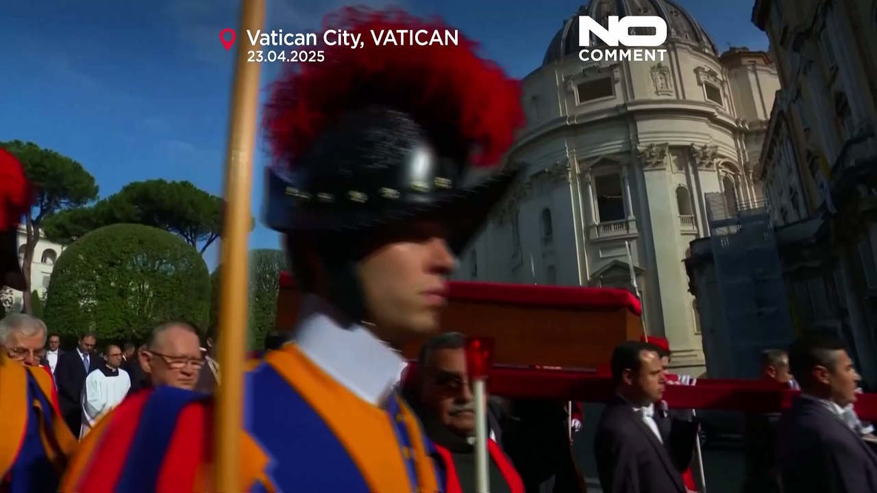 Pope Francis lies in state as Vatican begins 3 days of public mourning