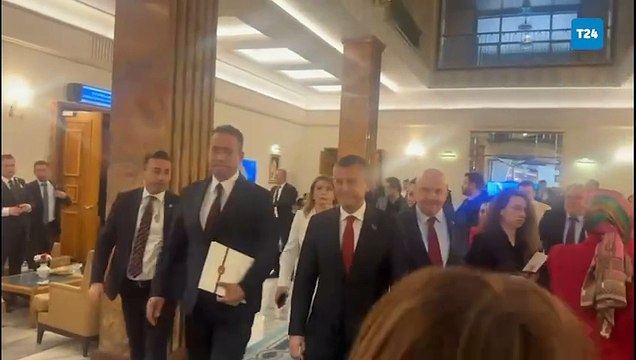 Özgür Özel'den Valiliğin yasak kararına yanıt: CHP, kurduğu Meclis'i yaşatmak için kimseden izin almaz, yürüyeceğiz!