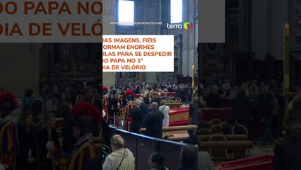 Multidão se reúne para se despedir do papa Francisco na Basílica de São Pedro #shorts