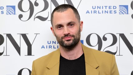 GALA VIDEO - Penn Badgley (You) : couple, enfants, maladie, que sait-on de sa vie privée ?