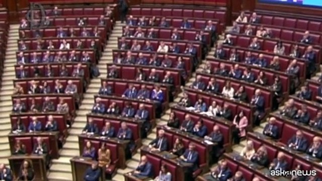 Un minuto di silenzio alla Camera alla commemorazione di papa Francesco