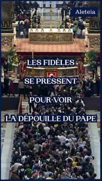Les fidèles se pressent pour voir la dépouille du Pape