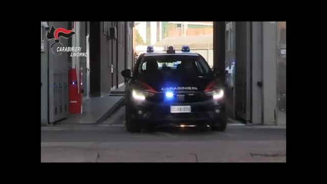 Truffa del finto carabiniere, le immagini del doppio arresto in flagranza a Livorno