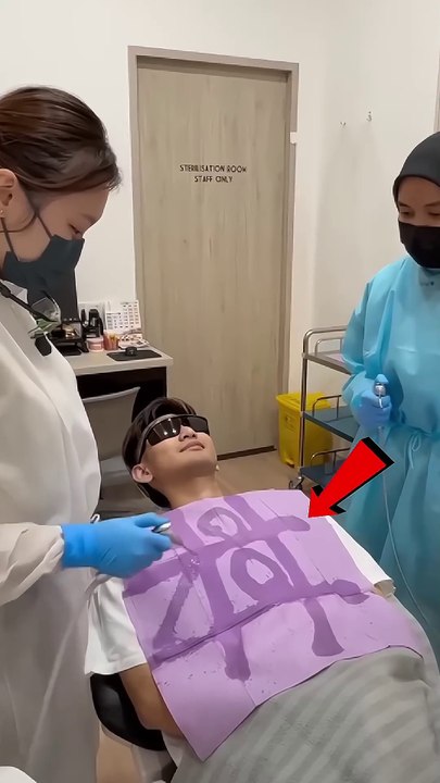 This Dentist Played Tic-Tac-Toe on a Patient_! 😱🦷#shorts