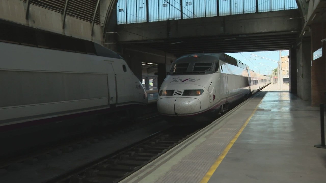 Louzán, Pepe y Salinas llegan ya calientan el ambiente de final de Copa en Sevilla