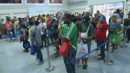 Cientos de consumidores abarrotan 'Tienda del Pueblo' en Pan de Azúcar