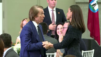 Raphael anuncia que retomará su agenda musical el próximo junio