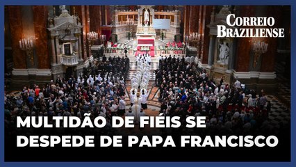 Velório de papa Francisco começa na Basílica de São Pedro; milhares de fiéis se despedem