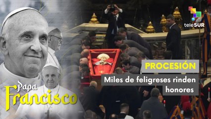 Miles de feligreses católicos dan el último adiós al Papa Francisco