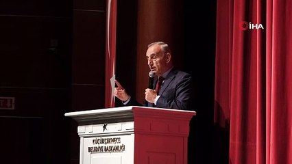 Küçükçekmece Belediye Başkanı program sırasında depreme yakalandı! O anlar kamerada