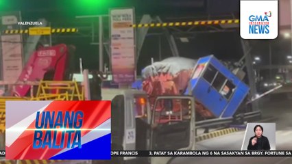 Trailer truck, sumabit sa toll booth sa NLEX southbound | Unang Balita