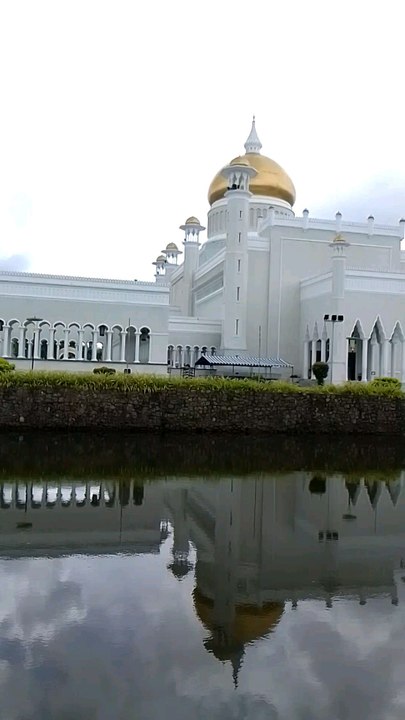 Omar Ali Saifuddien Mosque in Bandar Seri Begawan, Brunei Darussalam