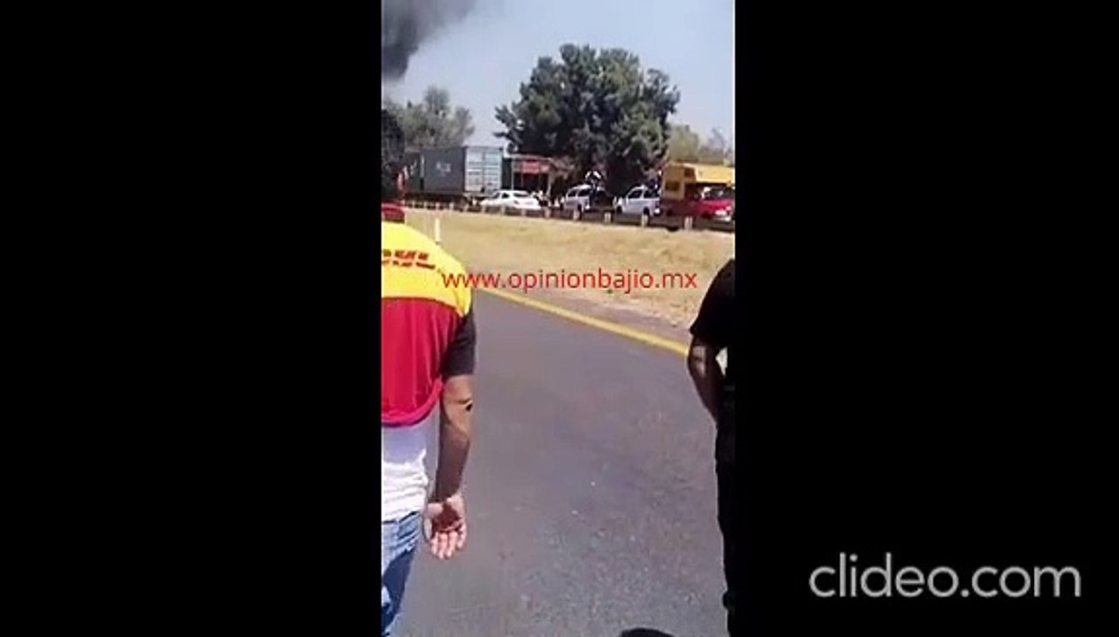 Narcobloqueos, quema de vehículos y enfrentamientos en carreteras de Jalisco, Michoacán y GTO