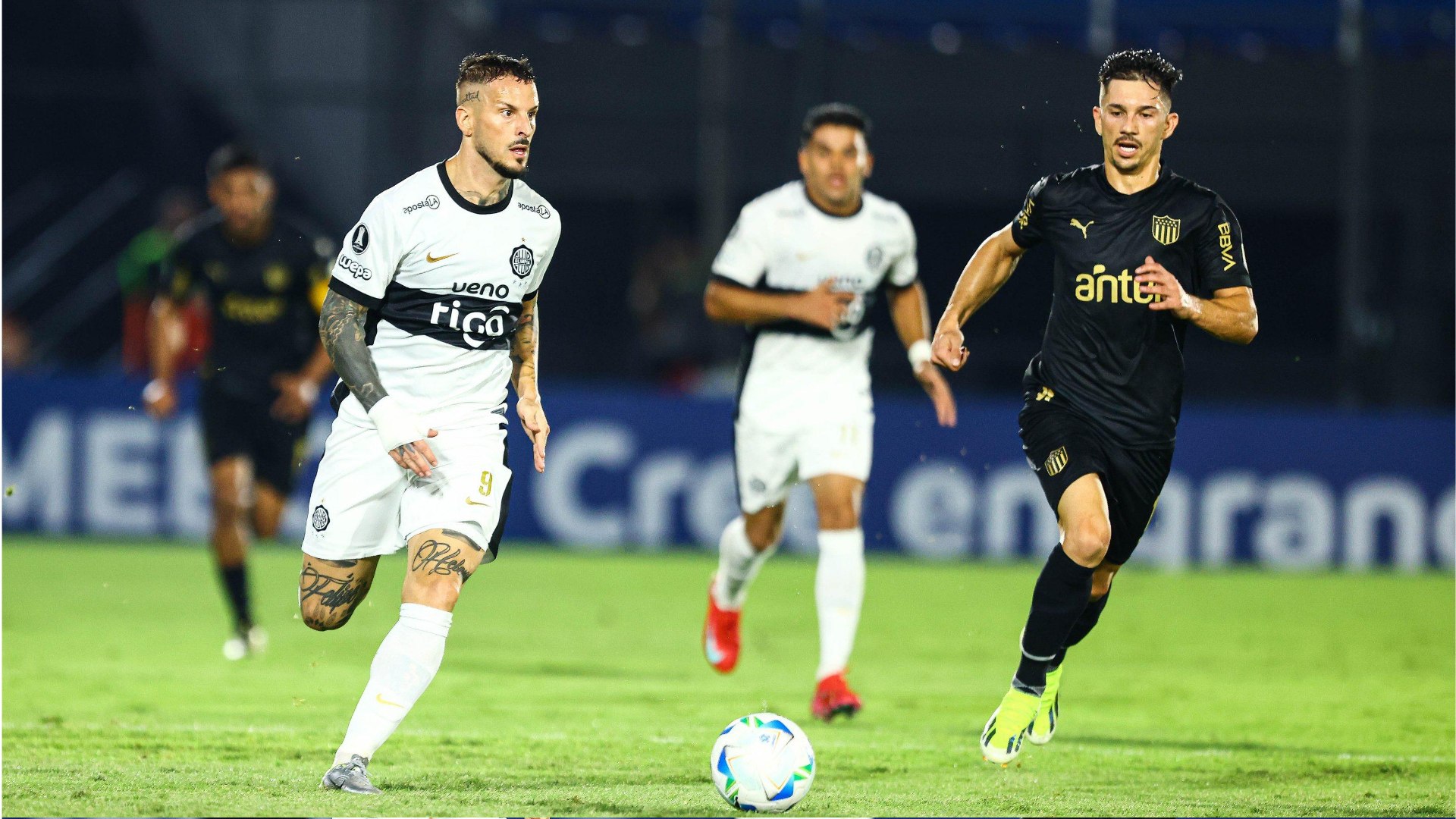 Olimpia y Peñarol: Un Empate que Complica las Aspiraciones en la Copa Libertadores 2025