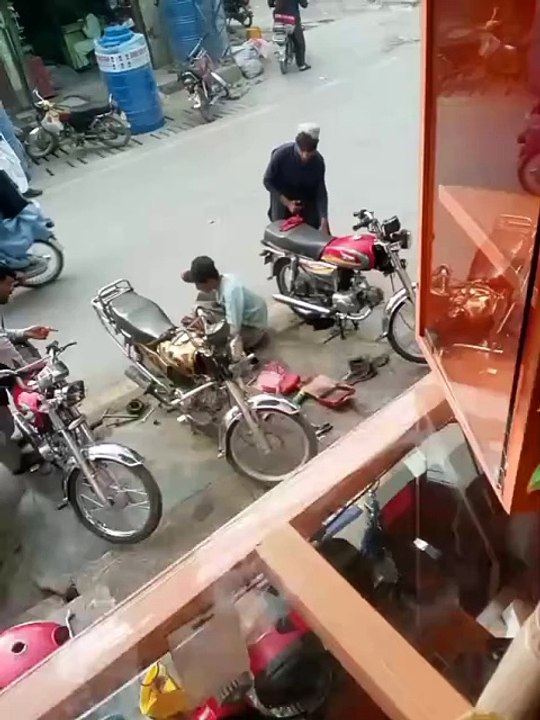1000272979