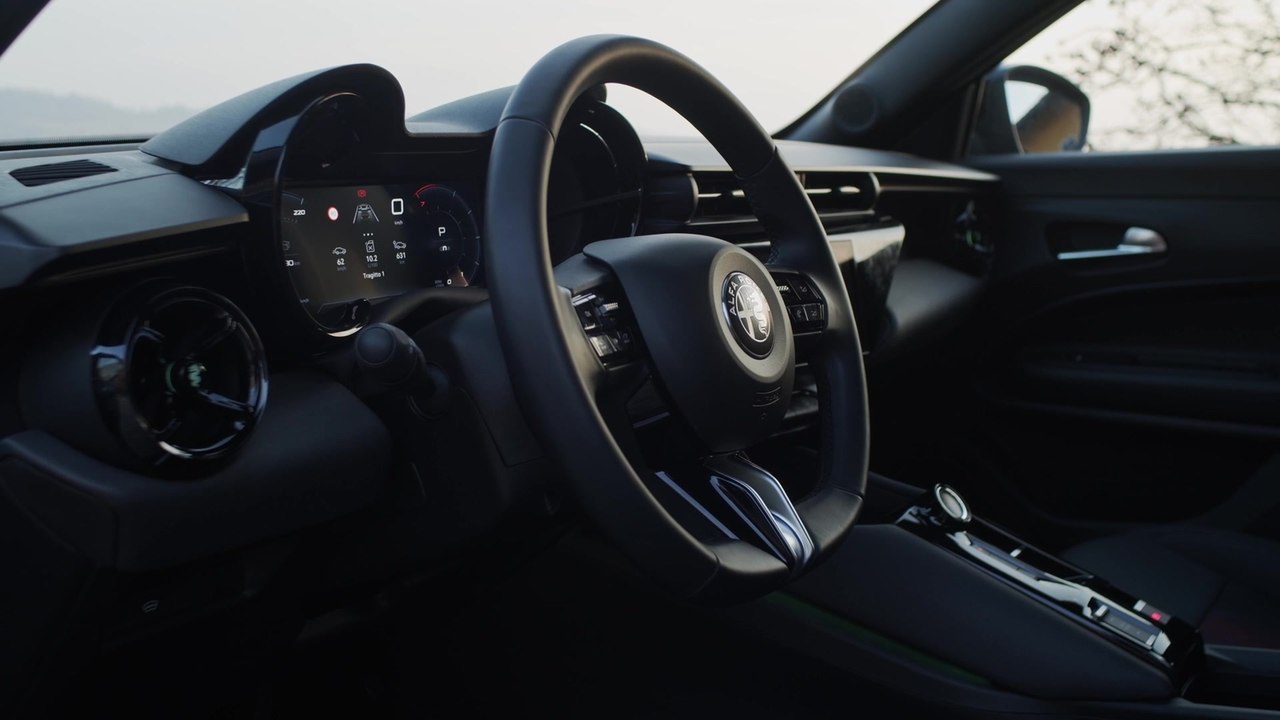 Der neue Alfa Romeo Junior Ibrida Q4 - Umfangreiche Serienausstattung