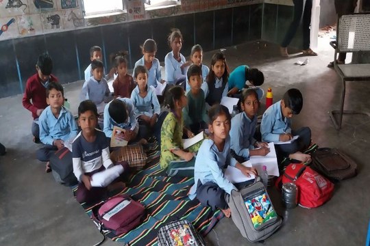 swm news...सरकारी स्कूलों के शर्मनाक आंकड़े: जिले में 34 स्कूलों में दहाई से भी कम नामांकन