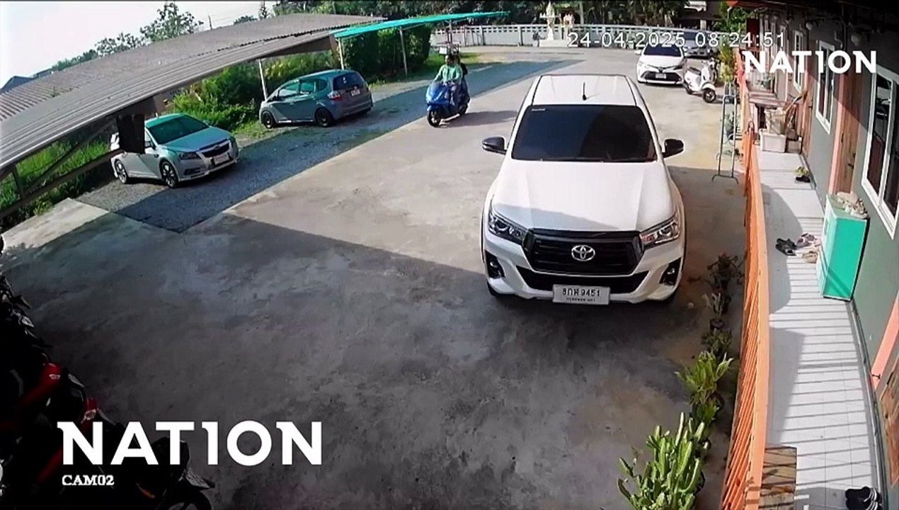 เปิดภาพ นาที ‘แชมป์’ ฉุดหญิงเป็นตัวประกัน