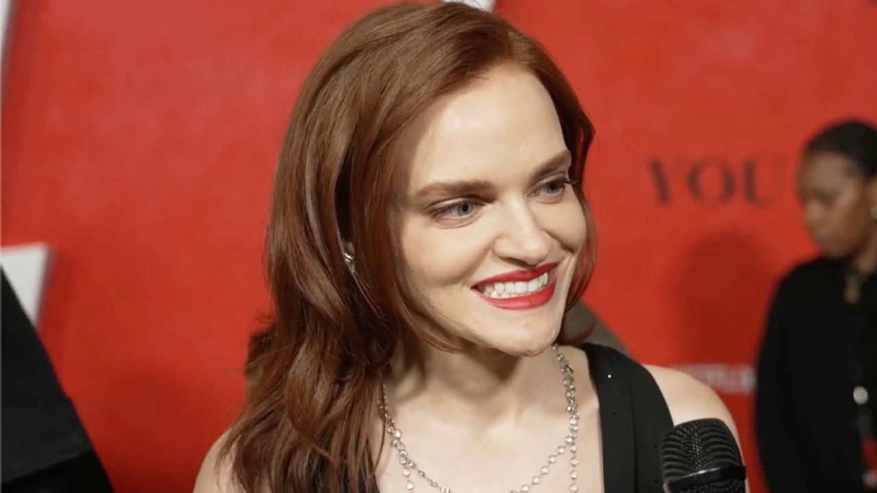 Madeline Brewer on Going From 'The Handmaids Tale' to Netflix's 'YOU' | THR Video