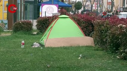 Deprem korkusu yaşayan İstanbullular geceyi çadırlarda geçirdi