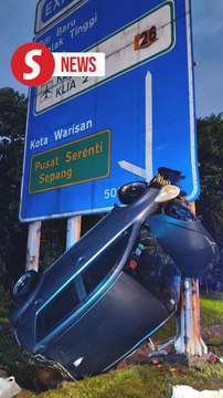 Man dies after car skids and hits road signage