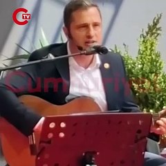 Deniz Yücel İmamoğlu için gitar çaldı, şarkı söyledi