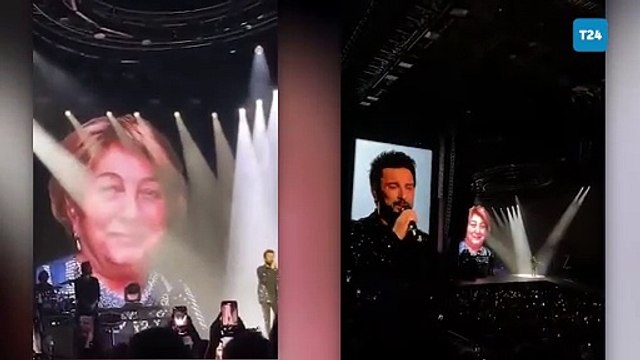 Annesini kaybettikten sonra verdiği ilk konserde Tarkan göz yaşlarını tutamadı