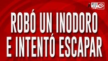 Pidió usar el baño en estación de servicio... ¡y se robó un inodoro!