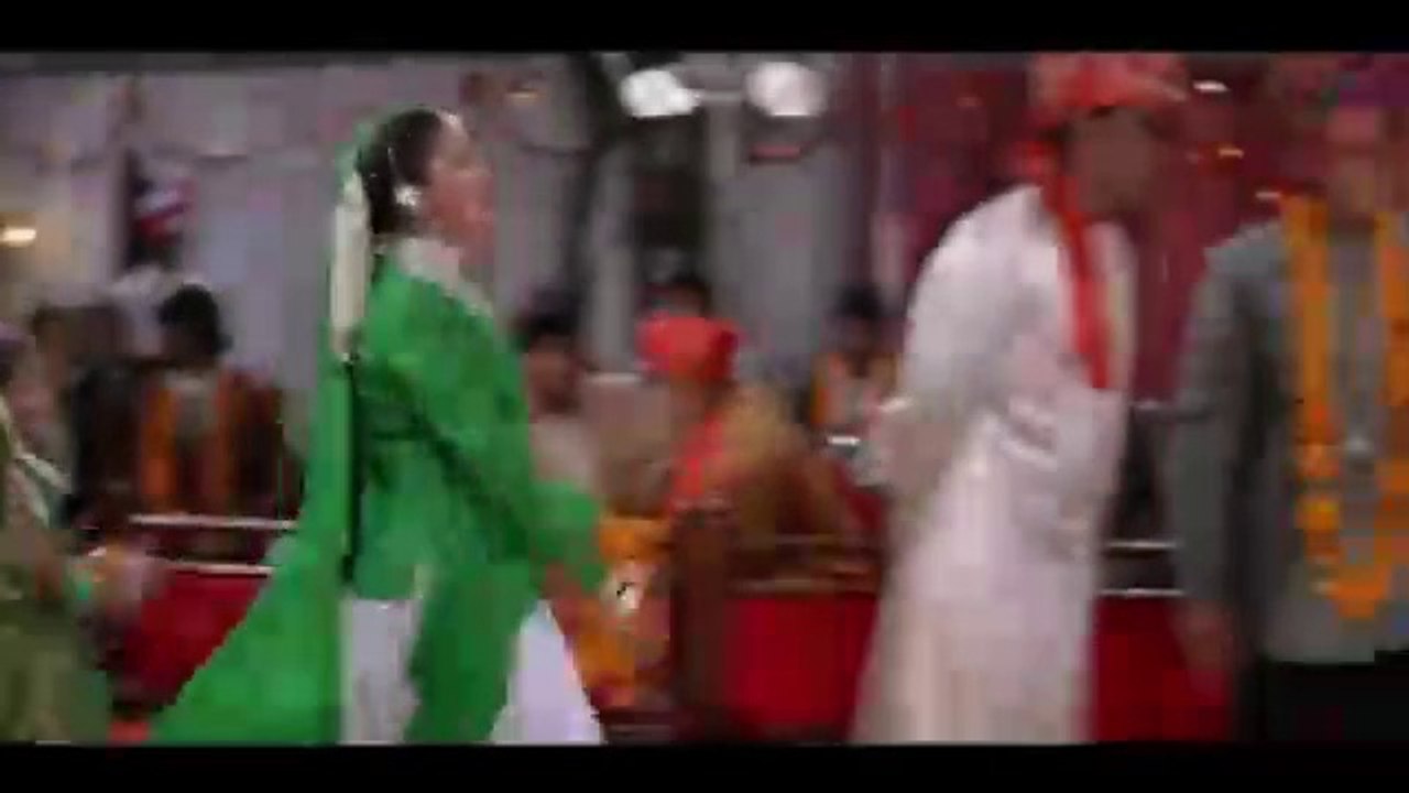Madhuri Pranks Salman - Muje Kali Daal Pasand Hai