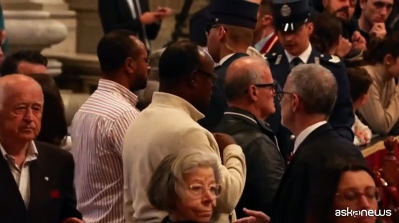 Oltre 61 mila persone sono già passate in San Pietro per il Papa