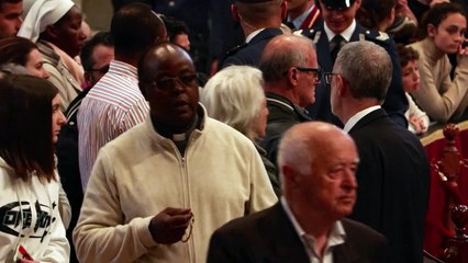 Más de 60.000 personas se despidieron del papa Francisco en la capilla ardiente