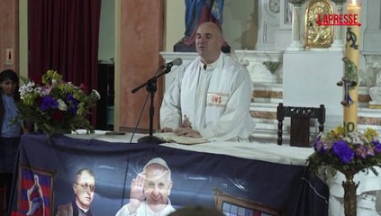 Papa Francesco, l'omaggio dei tifosi del San Lorenzo a Buenos Aires