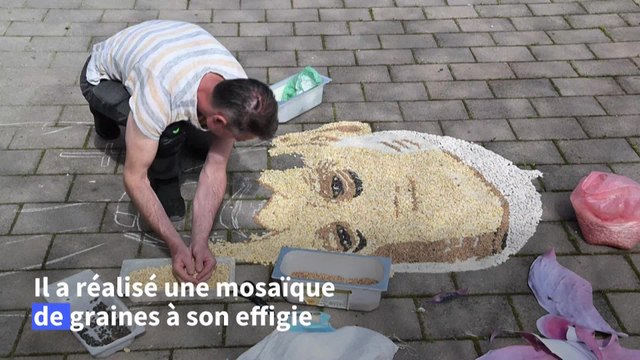 Un artiste kosovar réalise un portrait du pape François avec des graines