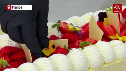 France Breaks The Record For The World's Largest Strawberry Cake
