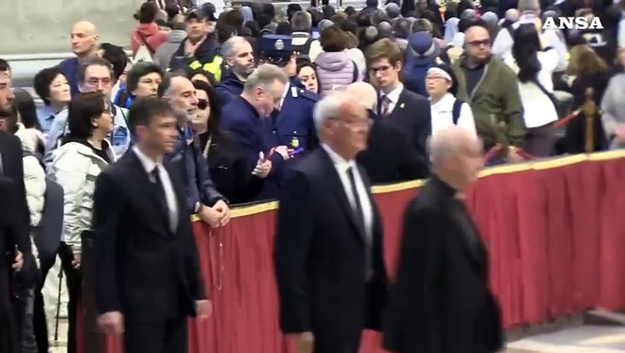 Papa Francesco, l'omaggio della squadra di calcio della Roma