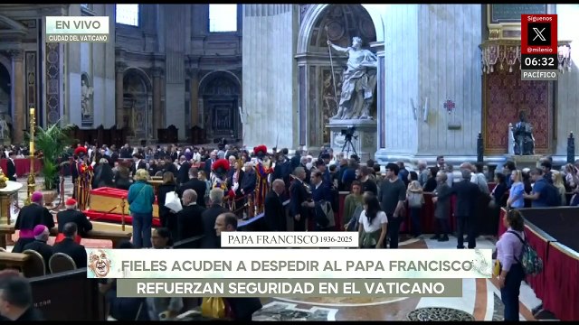Miles de fieles siguen llegando al Vaticano para despedir al Papa Francisco